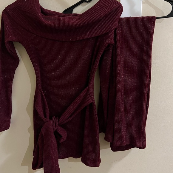 2 piece form fitting jump suit. - Picture 1 of 1